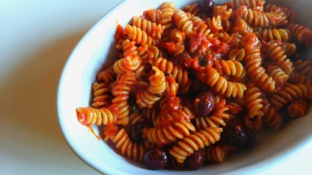 Fusilli integrali pomodoro e olive