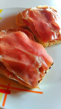 bruschetta con prosciutto